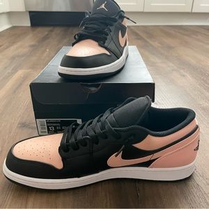 Air Jordan 1 Low black & pink